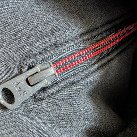 Abercrombie & Fitch Men's Muscle fit Hoodie Navy & Red Size M 1892 logo Y2K - Picture 9 of 13